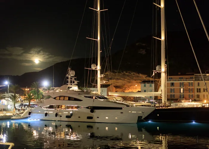 Hotel Centre Nautique 5*